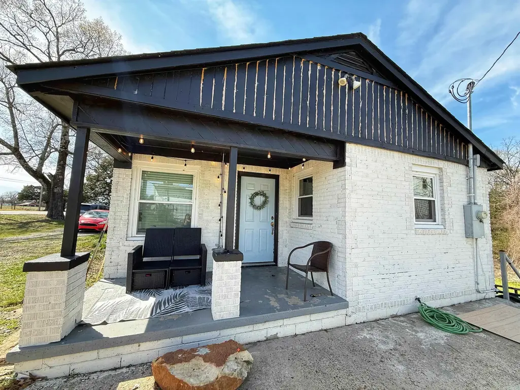 814 Heber Springs Road, Batesville
