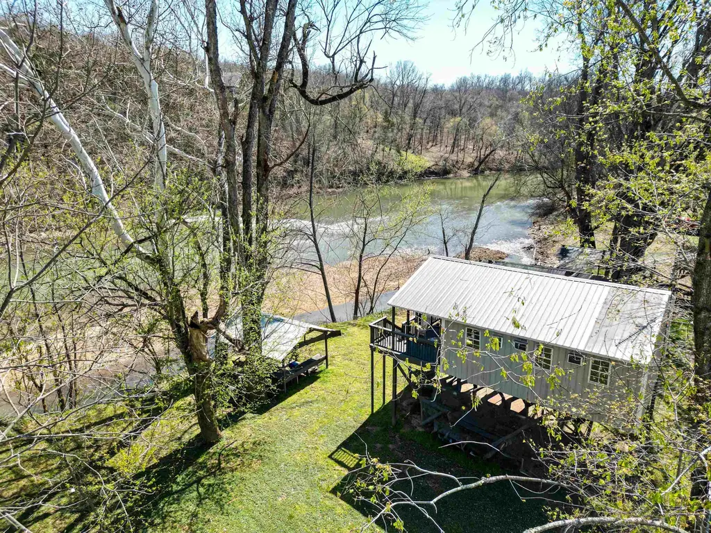 130 Lawrence 1070, Ravenden