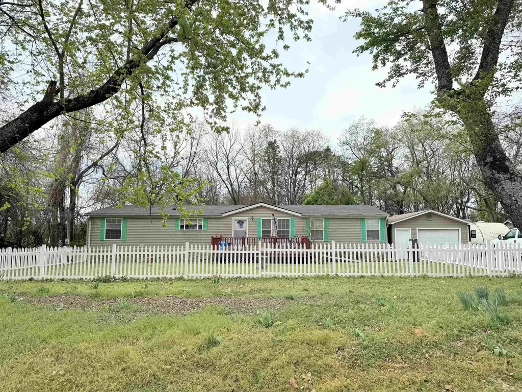 826 Cabin Creek Road, Lamar