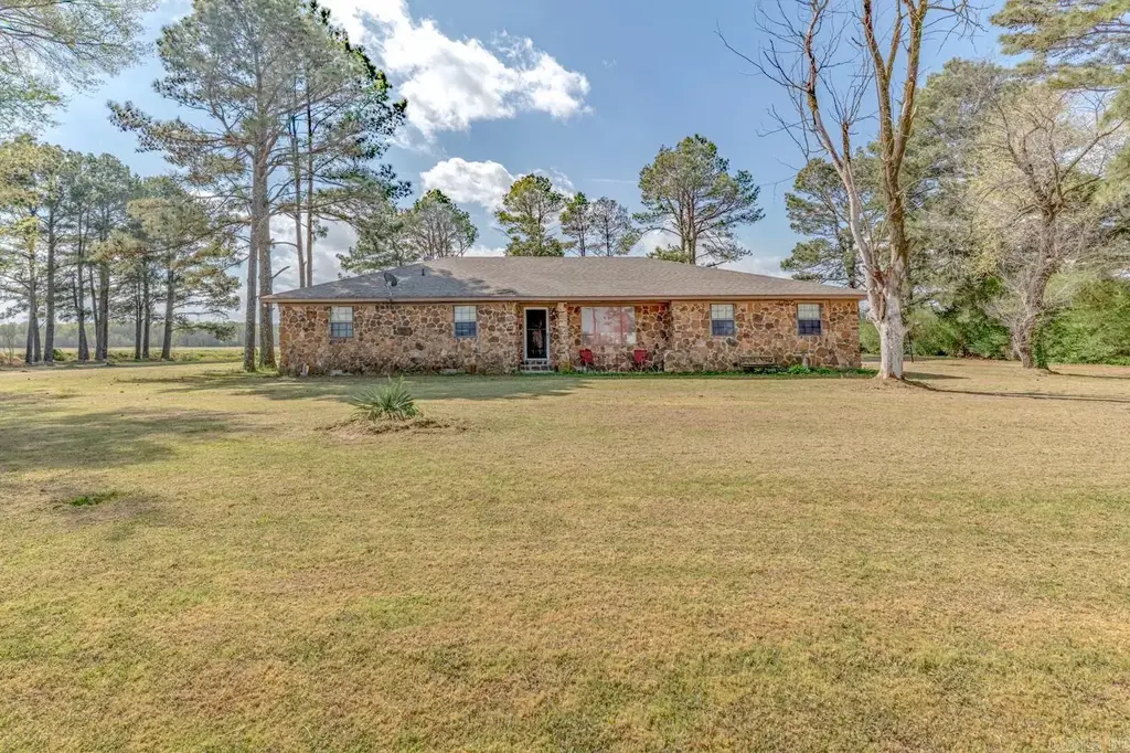 2115 Highway 64, Wynne