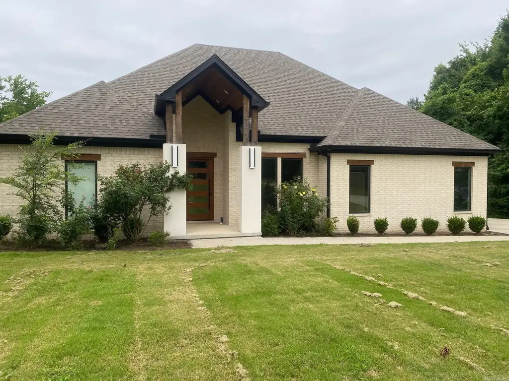 8616 Congo Road, Benton