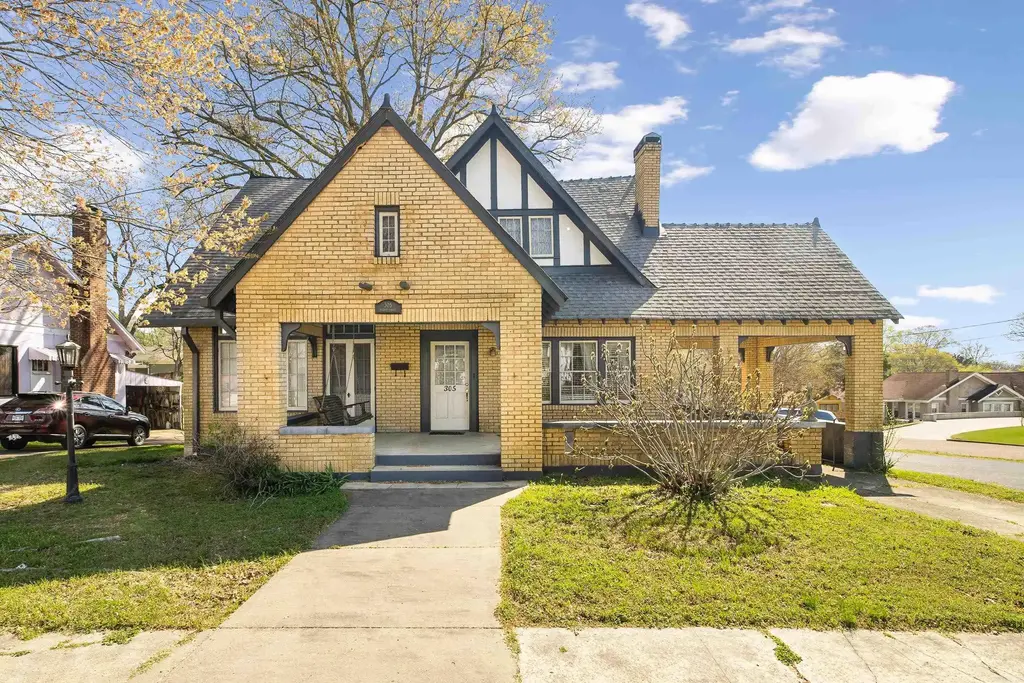 305 N East Street, Benton