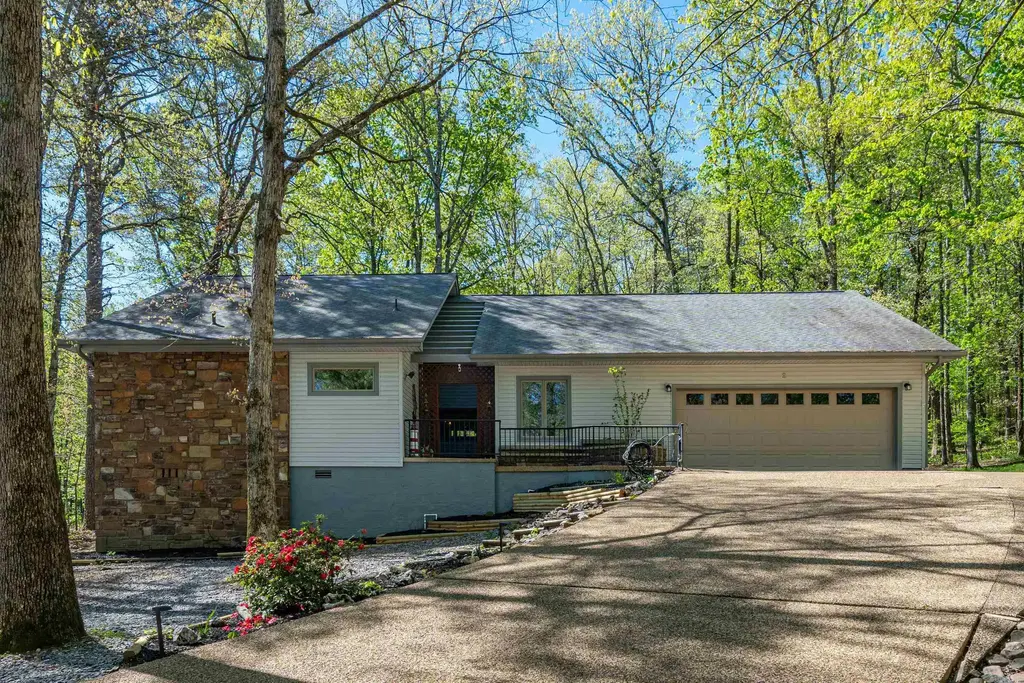 2 Palencia Lane, Hot Springs Village