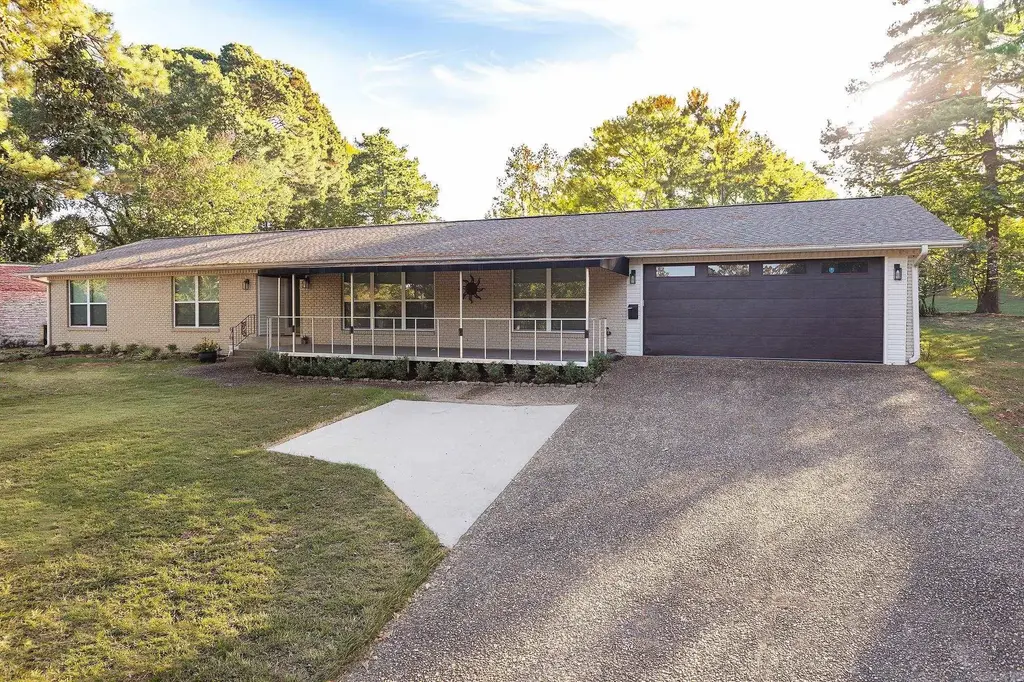 3412 North Hills Boulevard, North Little Rock