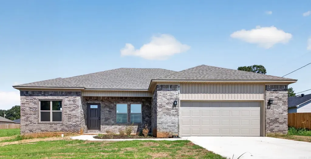 2020 Skylark Drive, Beebe