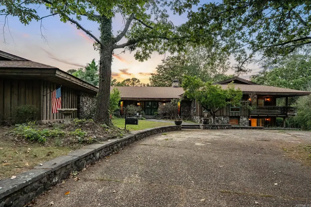 11909 Fairview Road, Little Rock