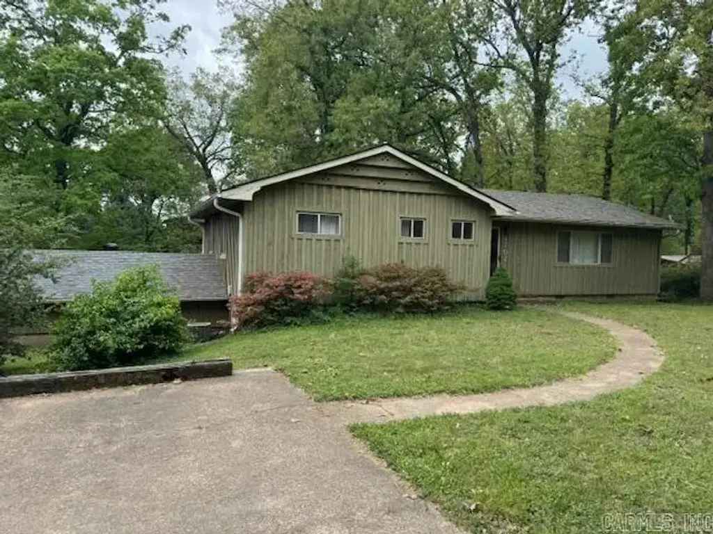 1707 Sunset Boulevard, Pocahontas