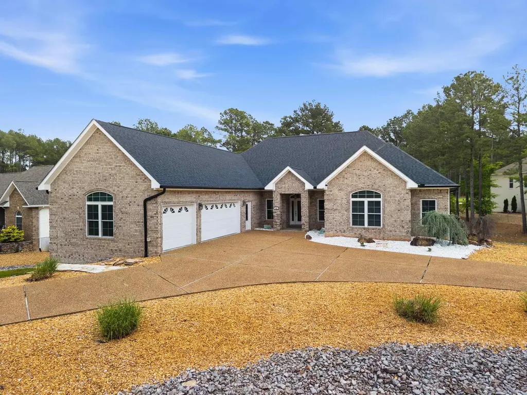 2 Alteza Drive, Hot Springs Village