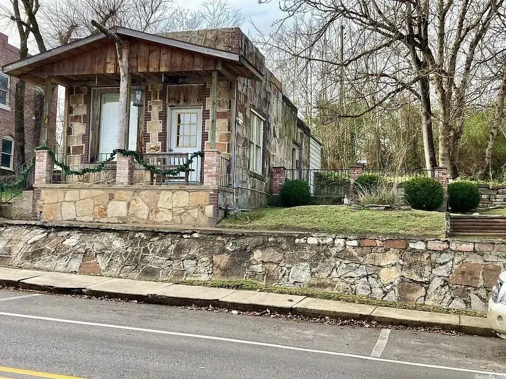 142 Main Street, Calico Rock