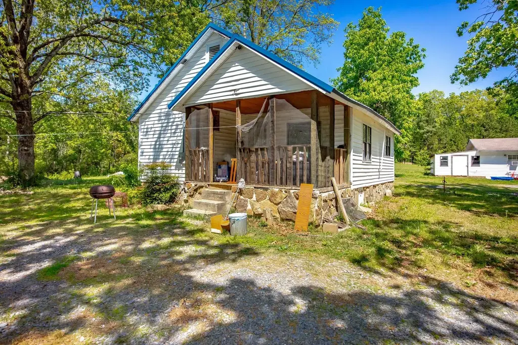 603 Razorback Dr, Clinton