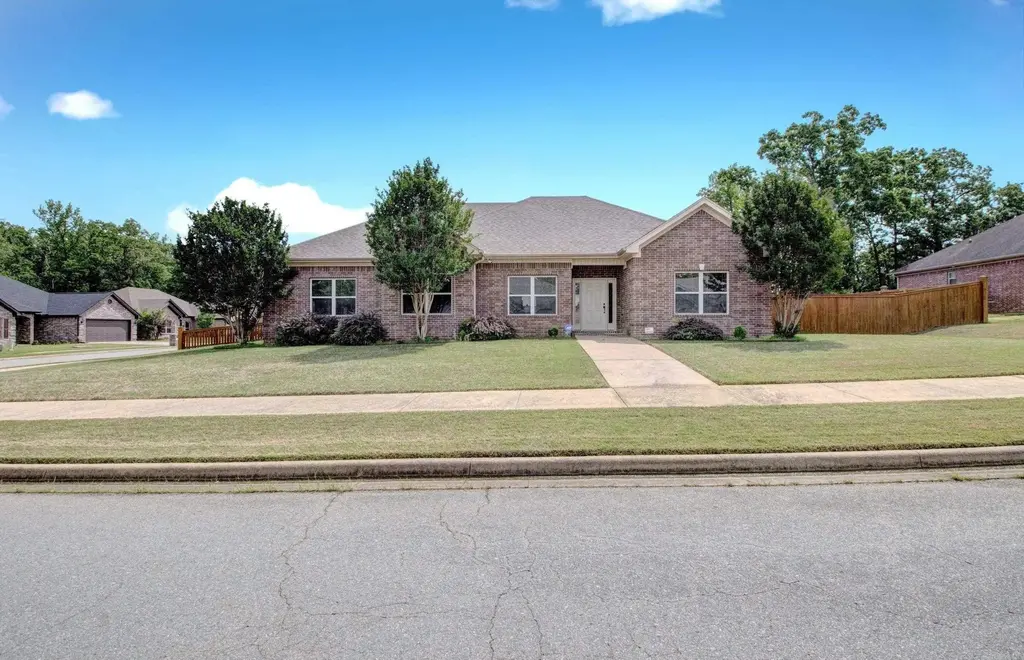 3100 Village East Drive, North Little Rock