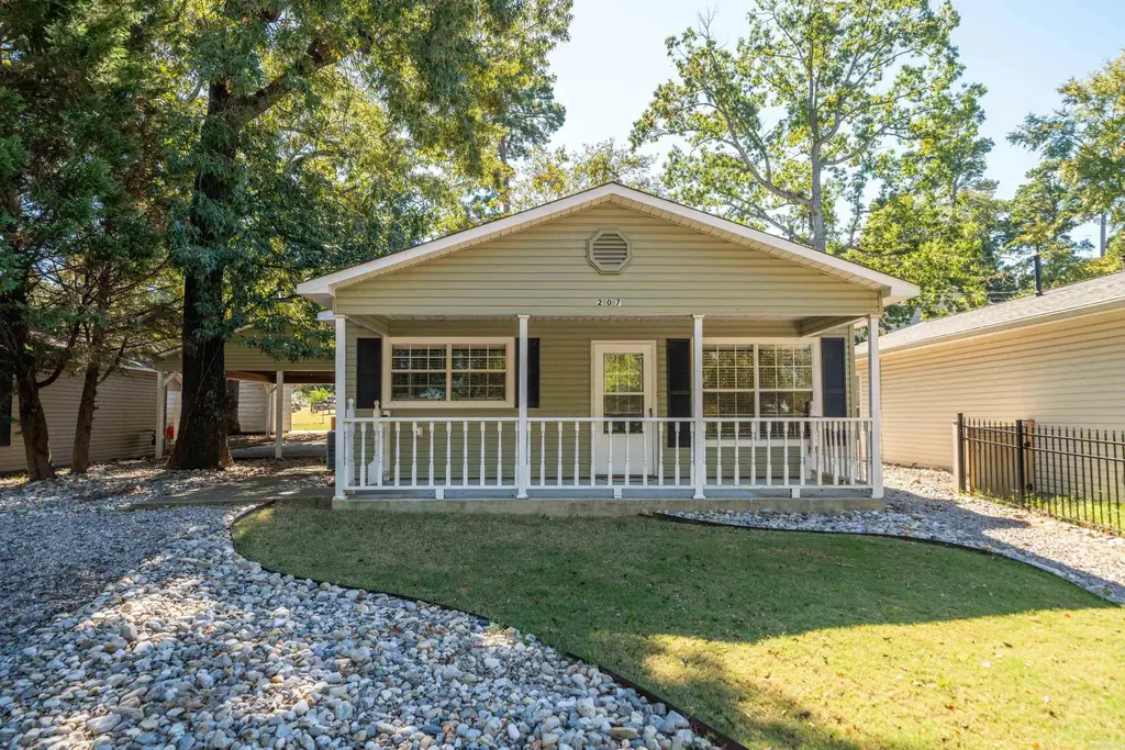 207 Kleinshore Road, Hot Springs