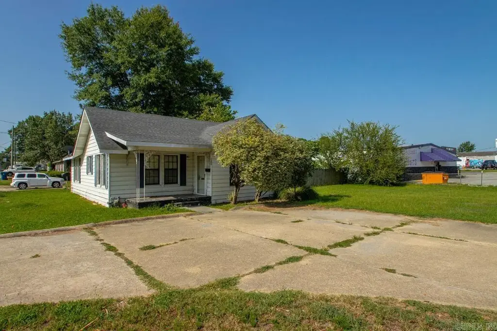 1200 W South Street, Benton