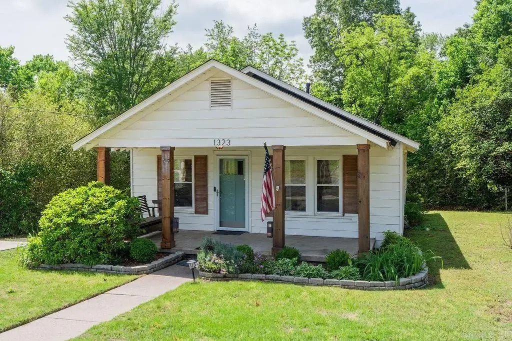 1323 W Searcy Street, Heber Springs