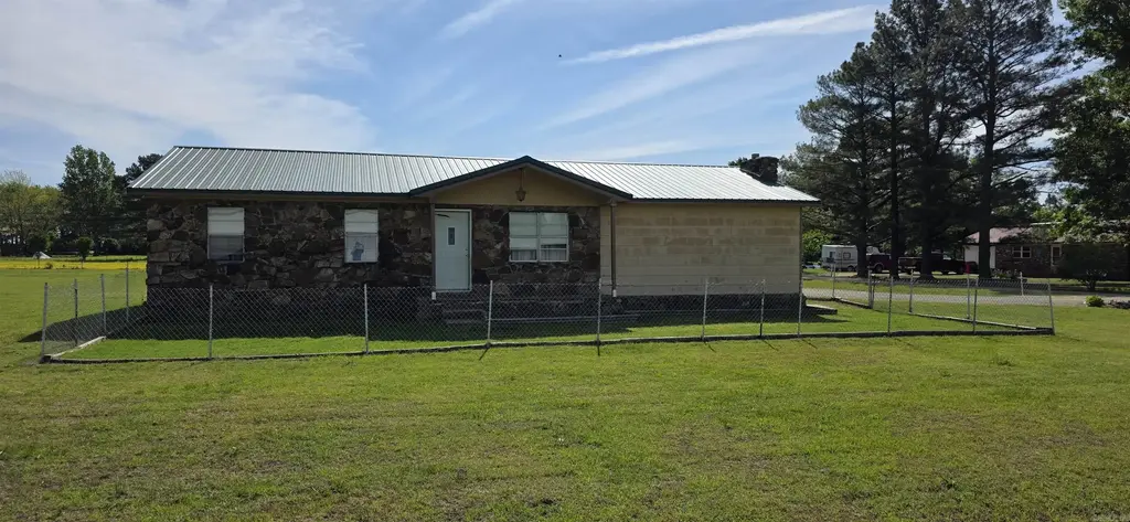 79 County Road 1461, Corning