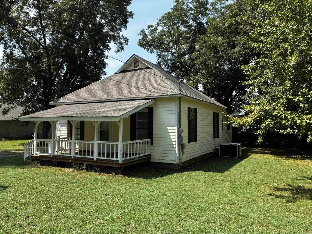 302 Spring Street, Beebe