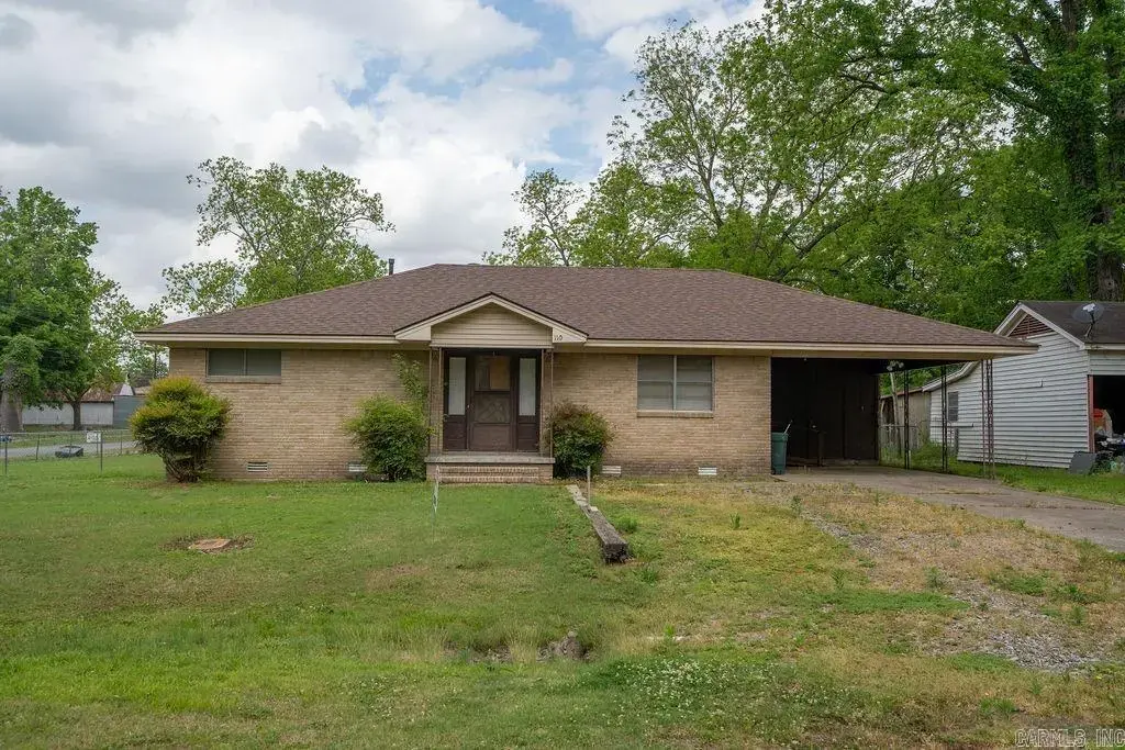 110 W Curran Street, Des Arc