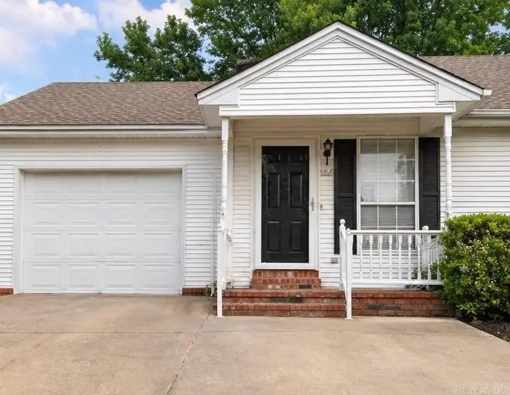 115 River Oaks Commons, Searcy