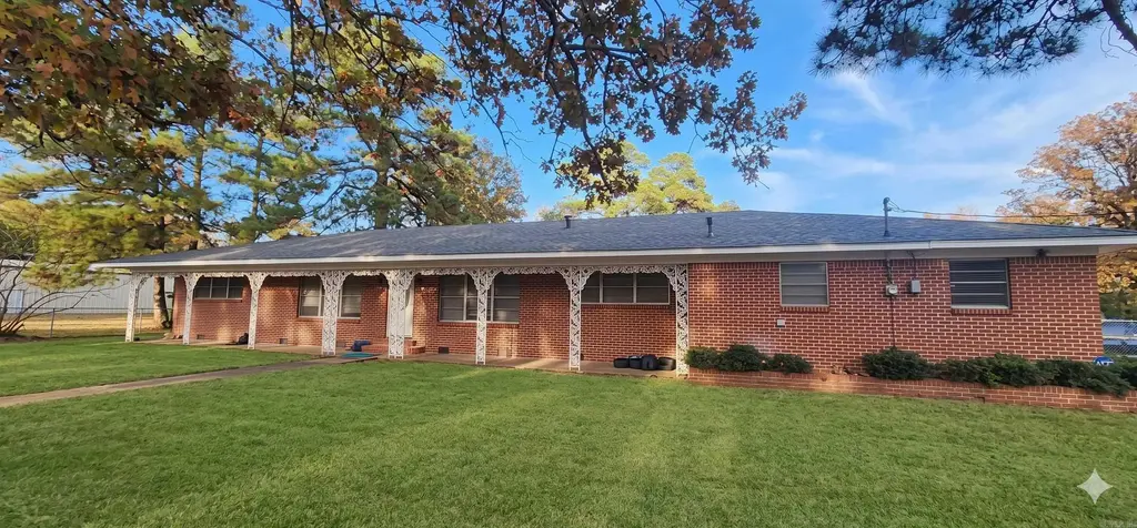 6313 Dollarway Road, White Hall