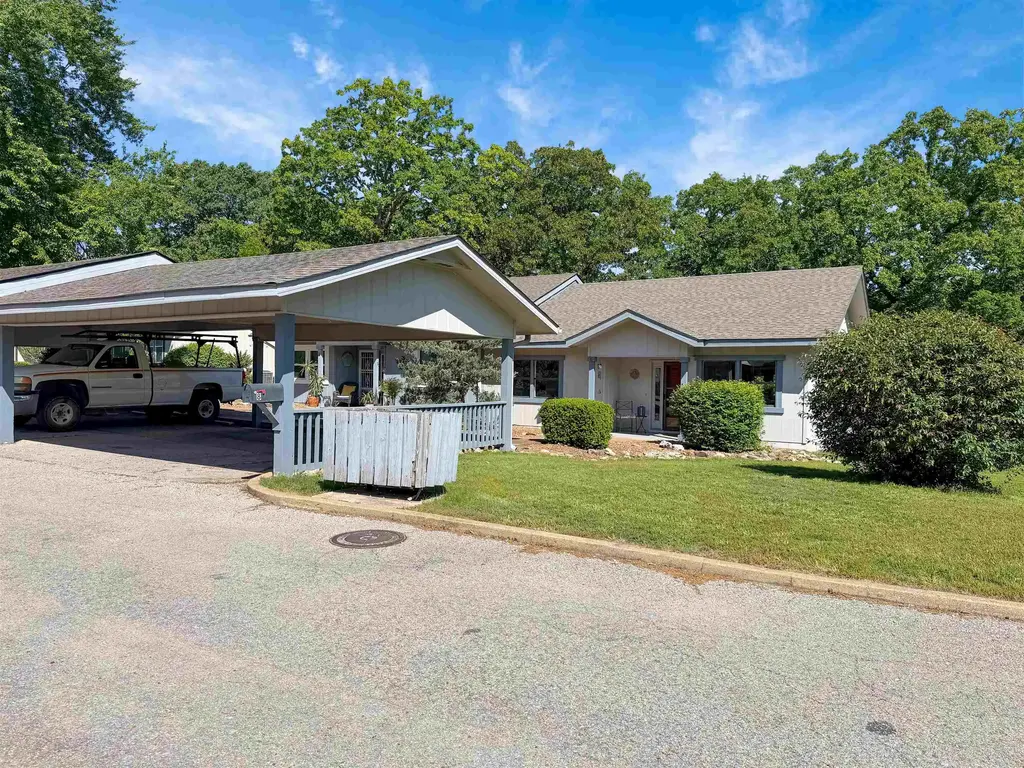 8 Spring River Lane, Cherokee Village