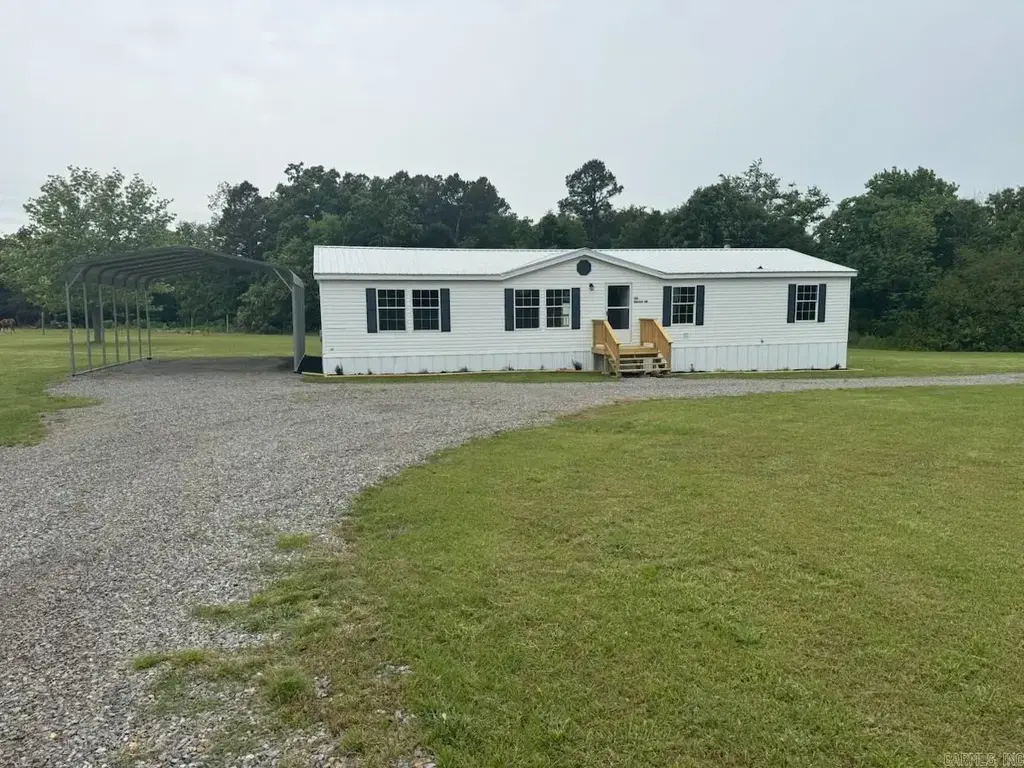130 Hollis Road, Clinton