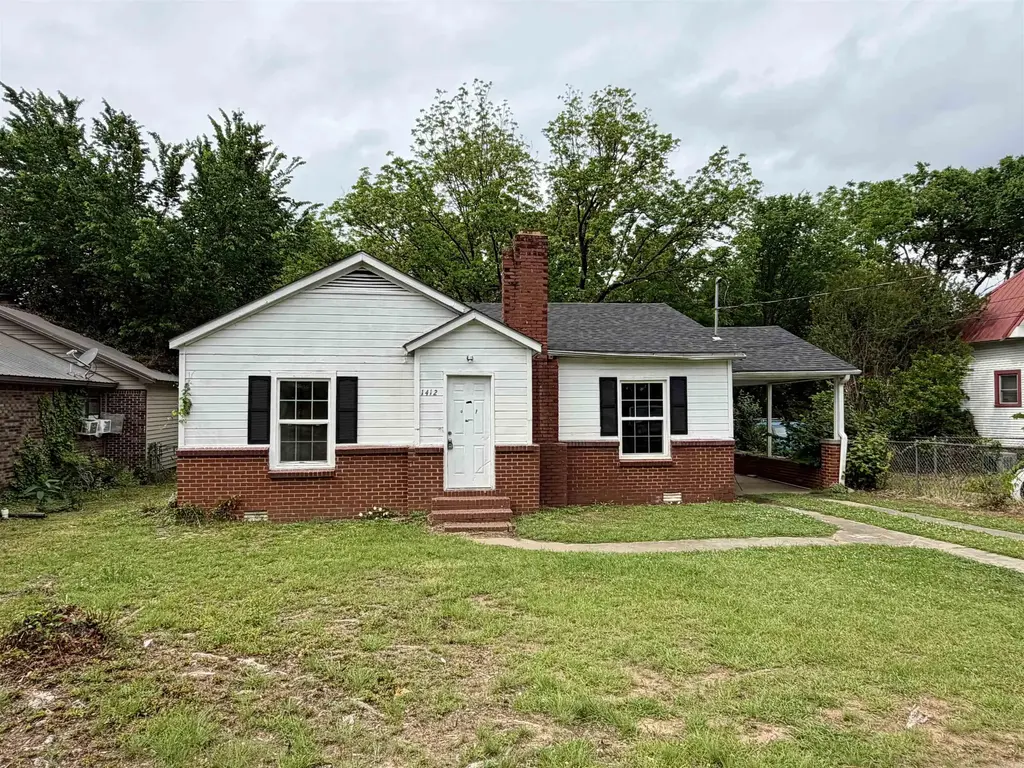 1412 W Cherry St, Clarksville