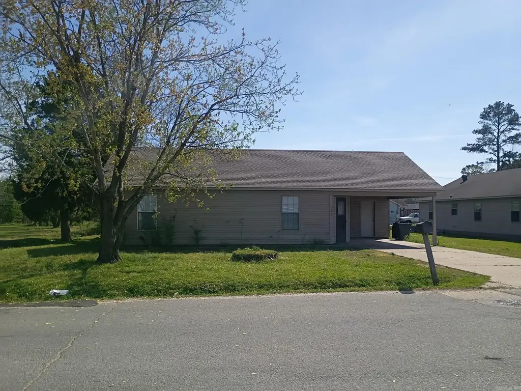302 E. Locust, Paragould