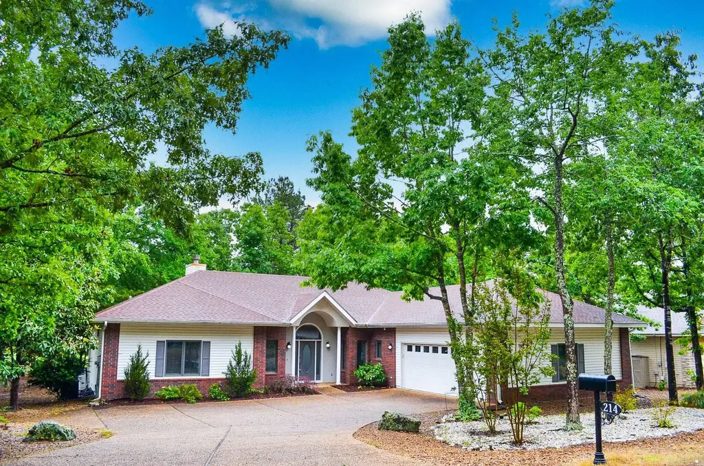 214 Pizarro Drive, Hot Springs Village