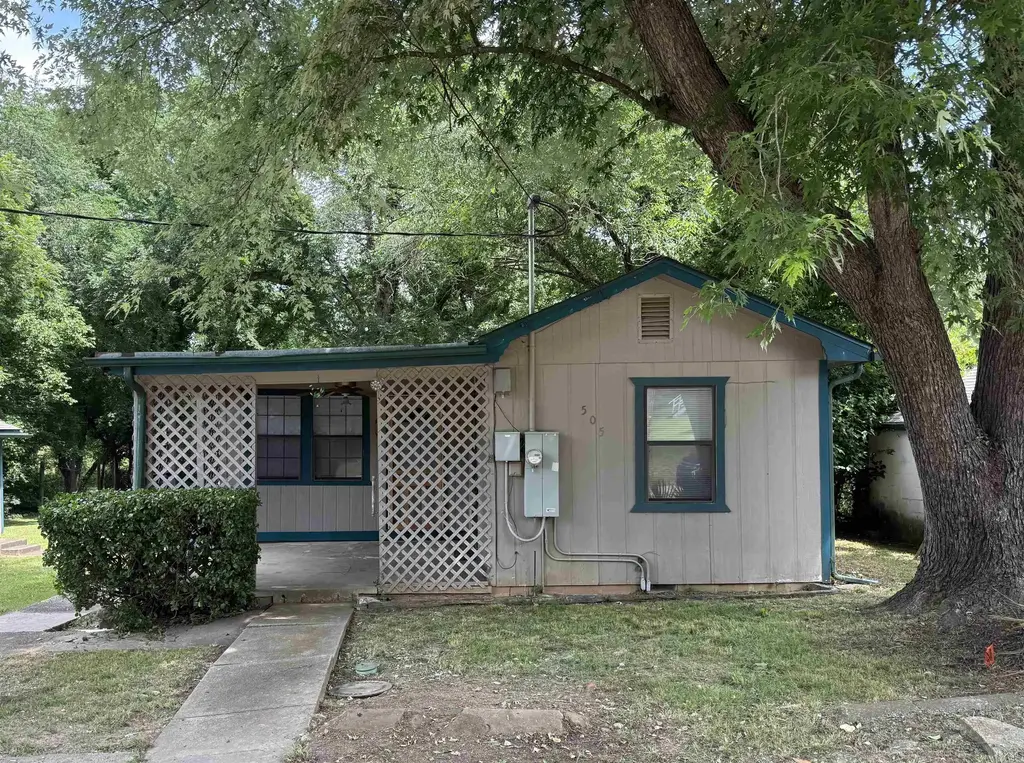 505 Girard Stret, Flippin