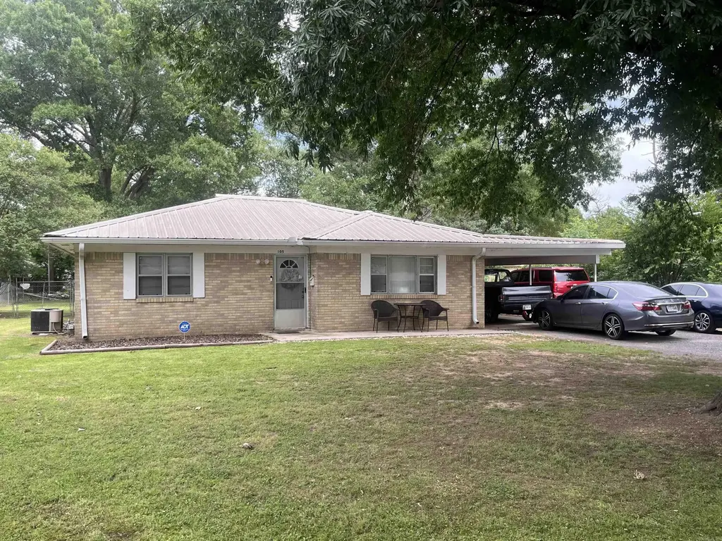 105 S Peterson St, Dumas