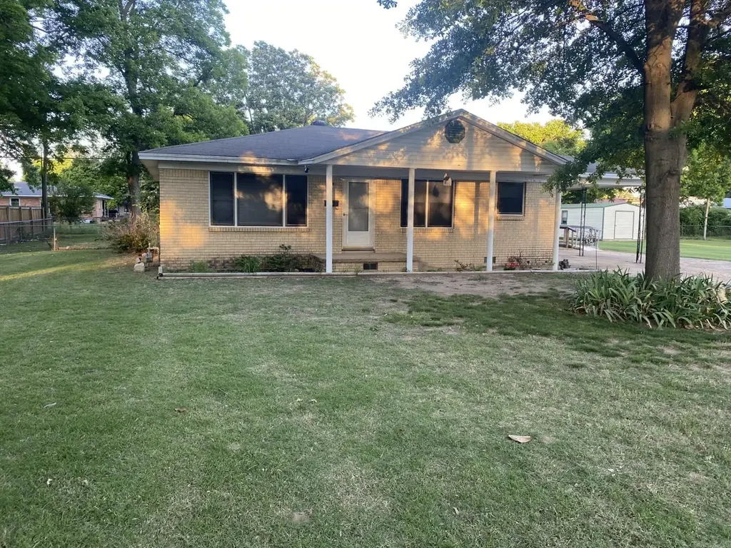534 Ellis, Trumann