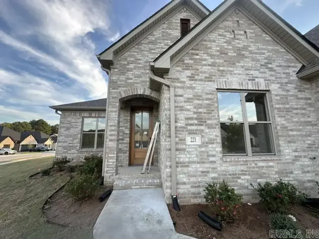 221 Edgewood Circle, Little Rock