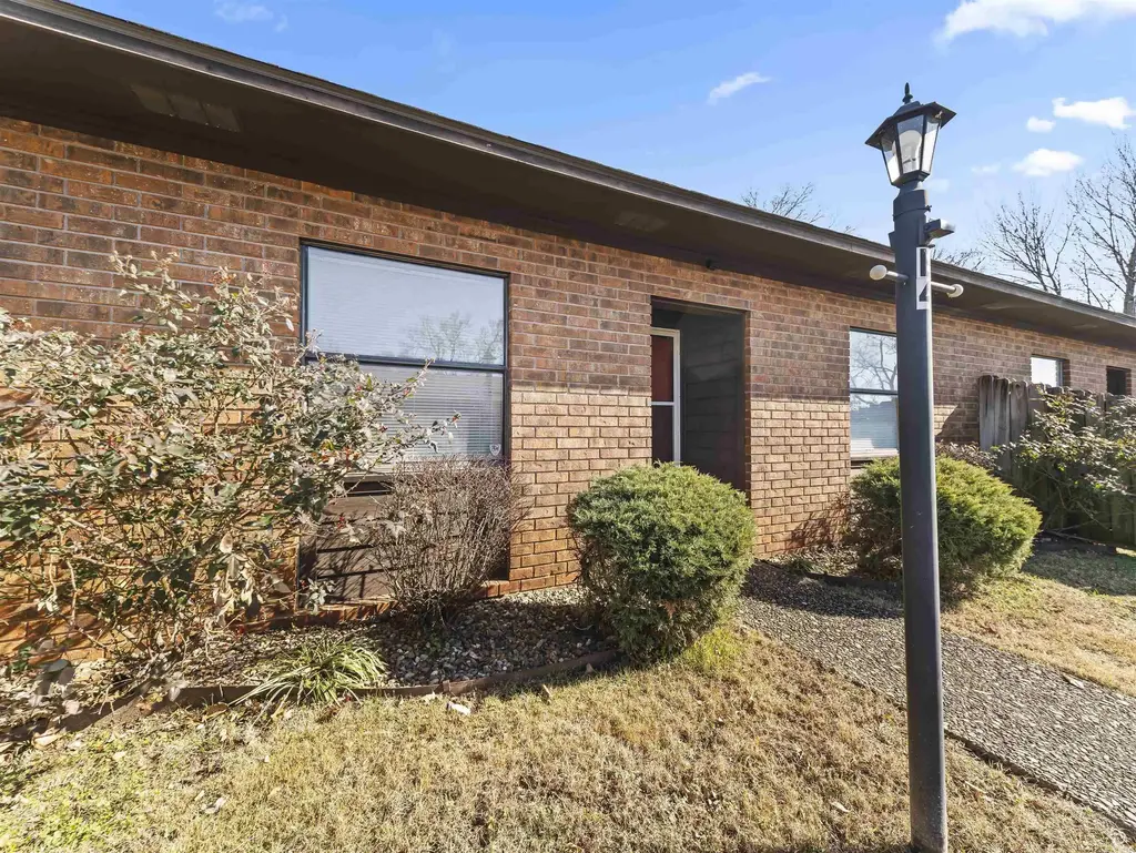 301 Hammond, Hot Springs