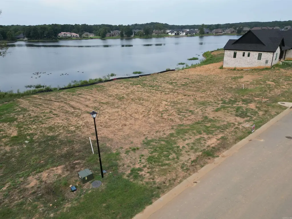 6107 Majestic Waters Dr., Benton
