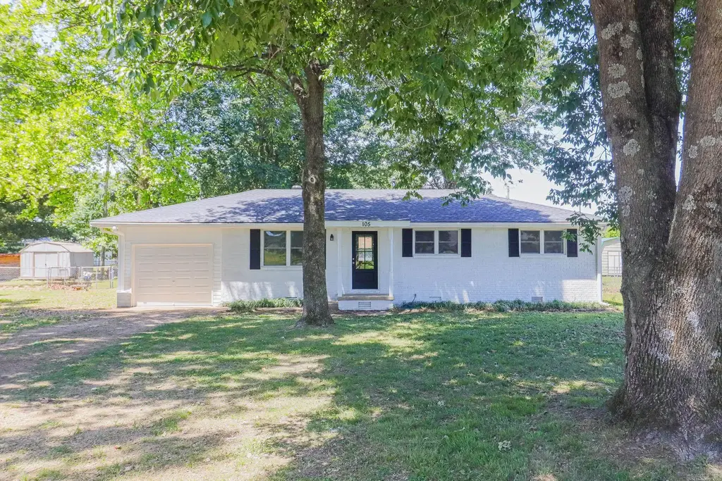 105 Wyatt, Bono