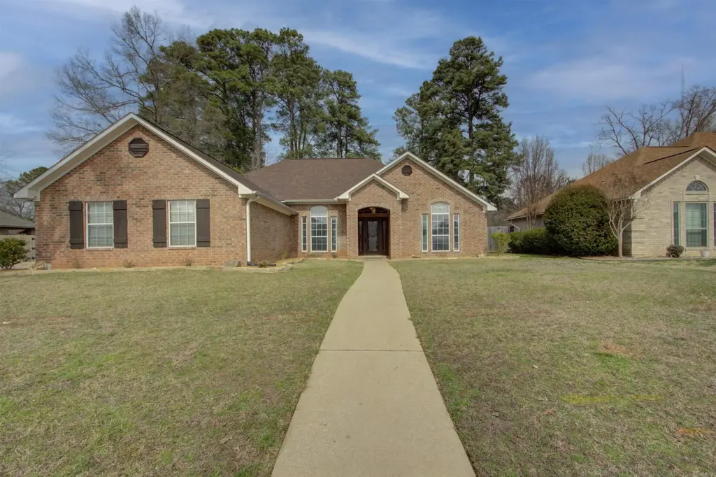 122 Corley Circle, Wake Village
