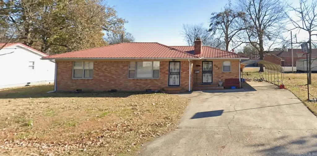 409 S Greenville, Rector