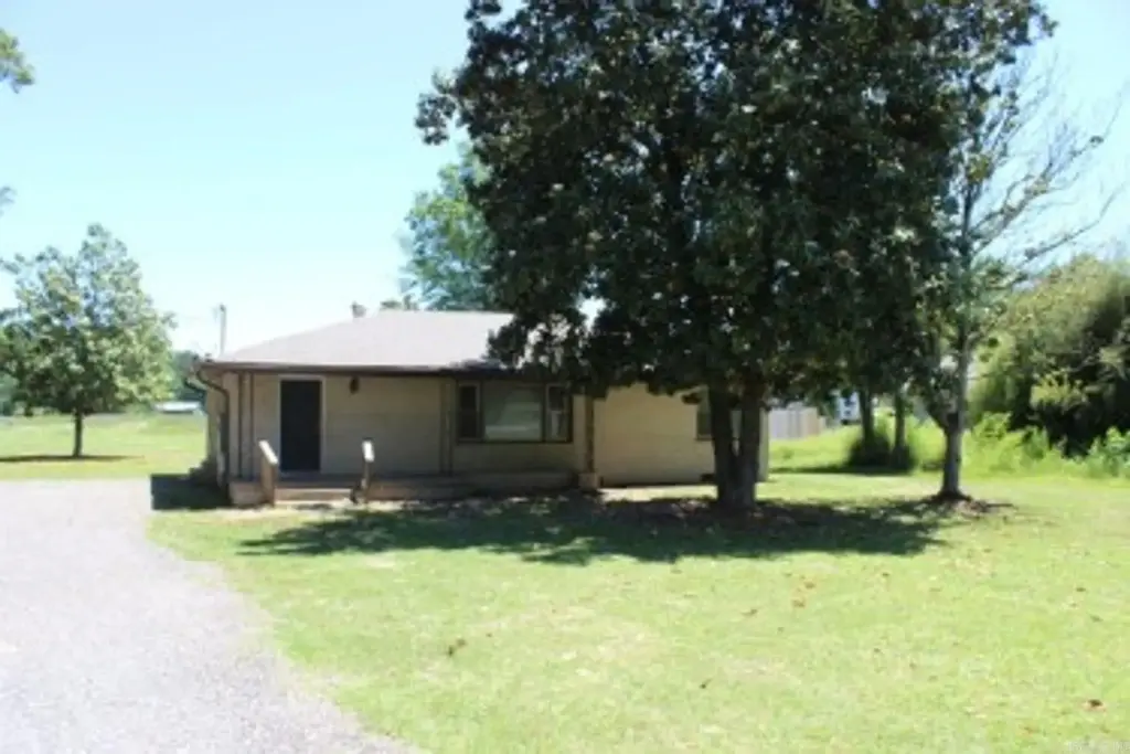 3806 S Highway 229, Benton