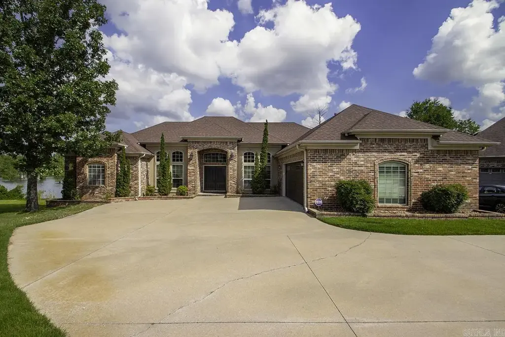 2517 Forrest Lakes Cove, Sherwood