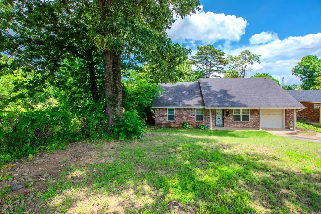 9308 W 6th St, Little Rock