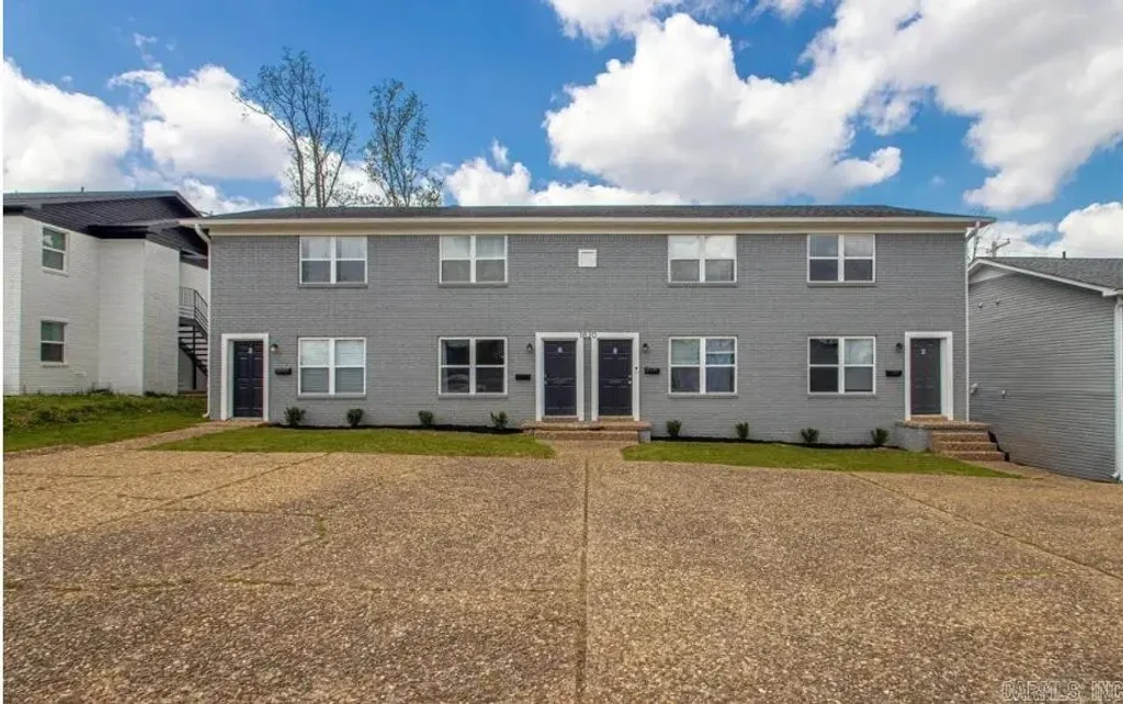 1820 Sanford Drive,  Unit 4, Little Rock