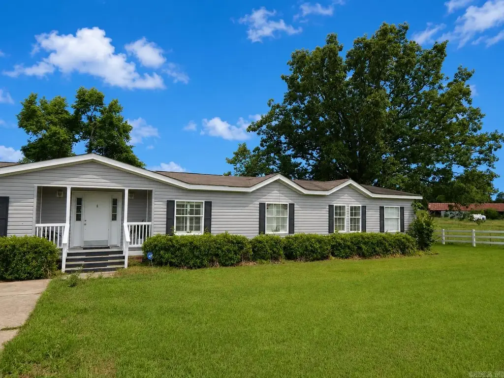 1275 Cadron Creek Road, Quitman