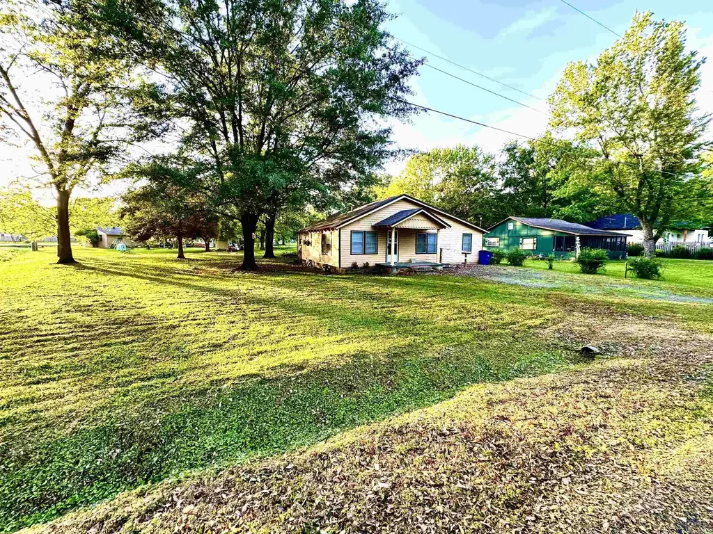 311 E College St., Beebe