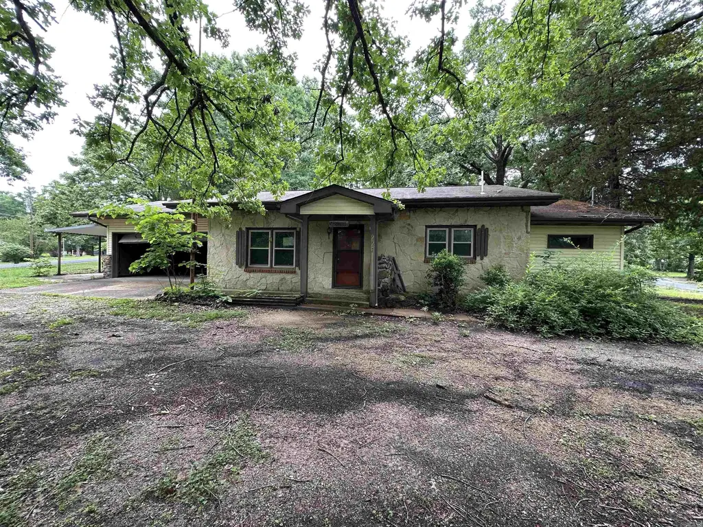 226 North Drive, Lakeview