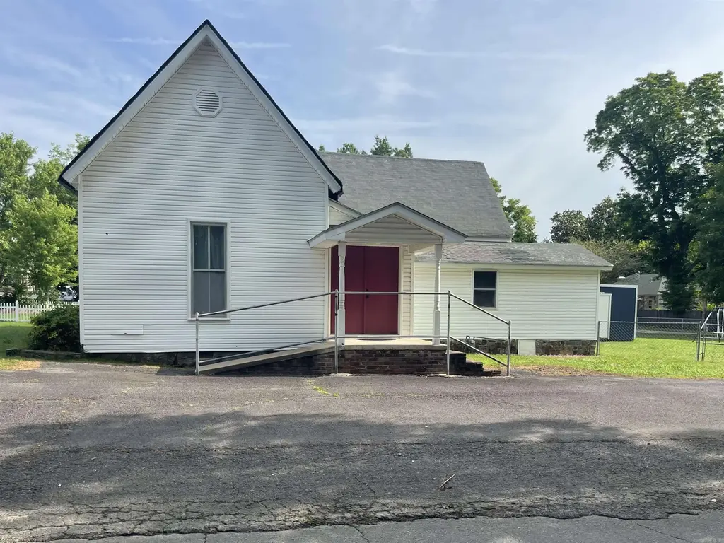 111 S Broadway Street, Heber Springs