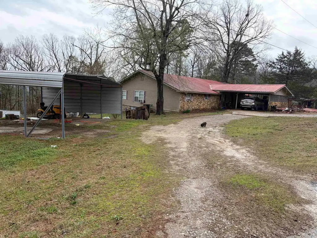 100 Kendall Drive Drive, Salesville