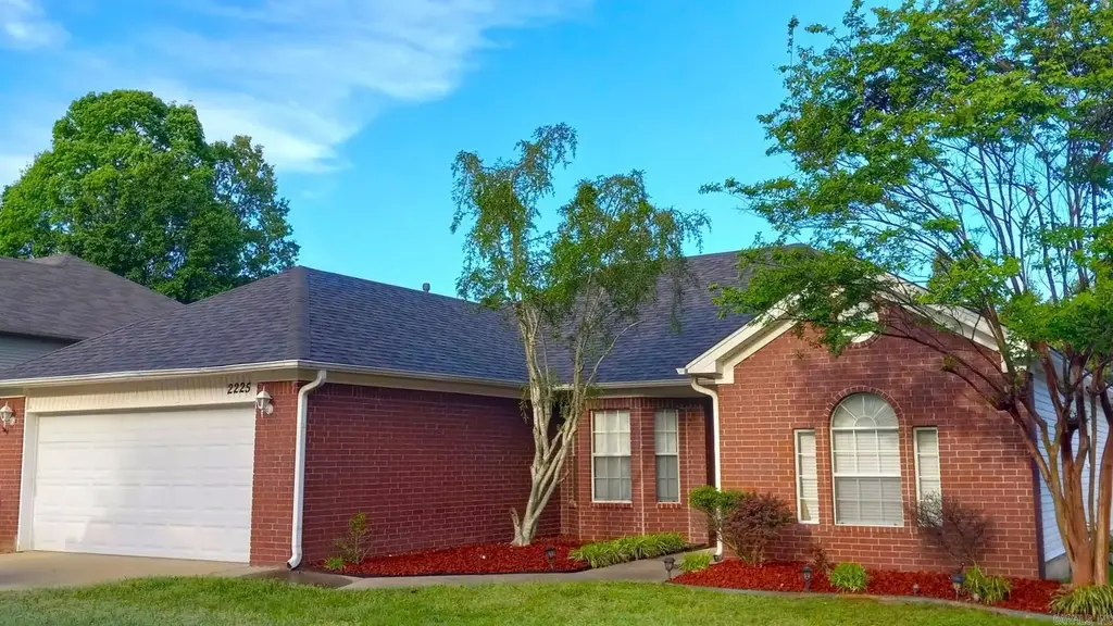 2225 Redwood Drive, Benton