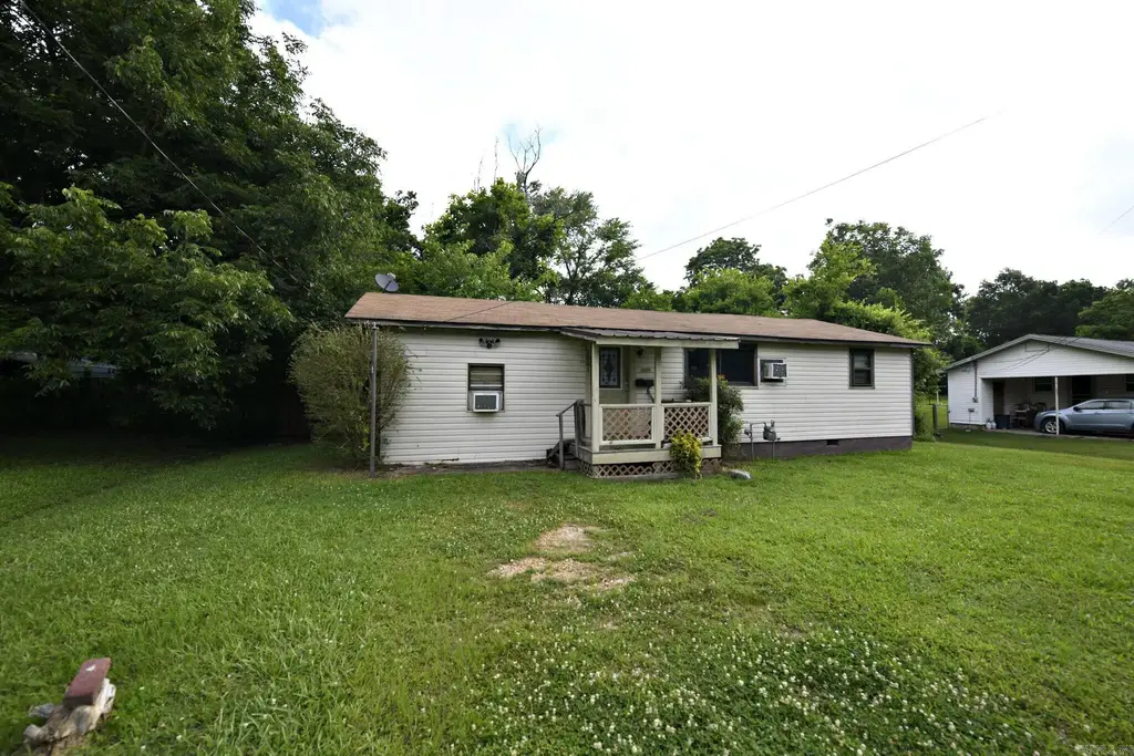 1001 Marion Ave, Mena