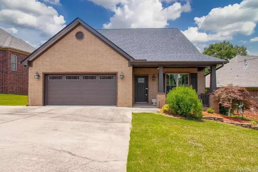 7413 Peach Blossom, Benton