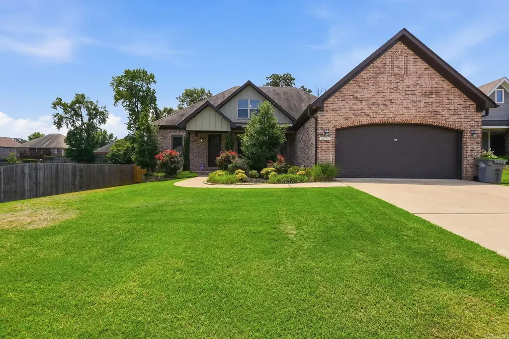 2613 Aberdeen Drive, Bryant